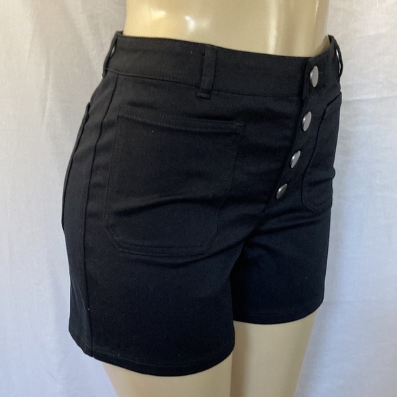 SALE!! VIOLETS & ROSES Women’s Black Shorts Size 4 Button Fly 4” Inseam NWOT - Picture 6 of 7